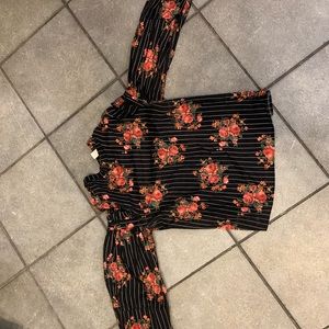 Girly floral blouse with button detail in back